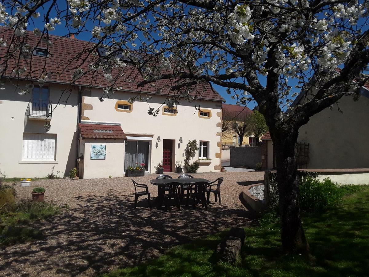 Hotel Escampette Saint-Aubin-en-Charollais Exteriér fotografie
